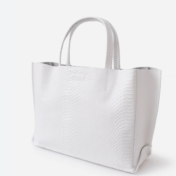 Ampersand As Apostrophe White Sideways Python Textured Leather Tote Bag - Picture 6 of 13
